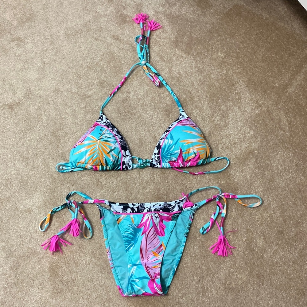 Victoria’s Secret bikini top med and bottom small